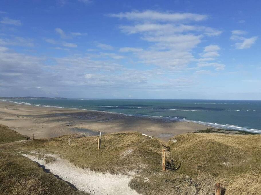 "La Cabane Du Sentier", Logement Original En Bois Et Sur Pilotis Avec Beau Jardin Et Tres Proche De La Mer Sangatte Kültér fotó